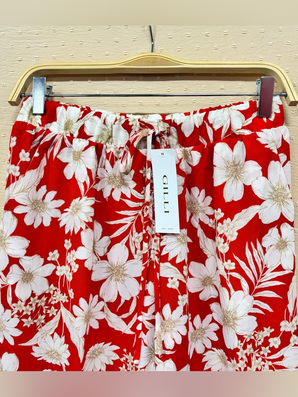 Women's Red Floral Wide-Leg Pants - Picture 2 of 4